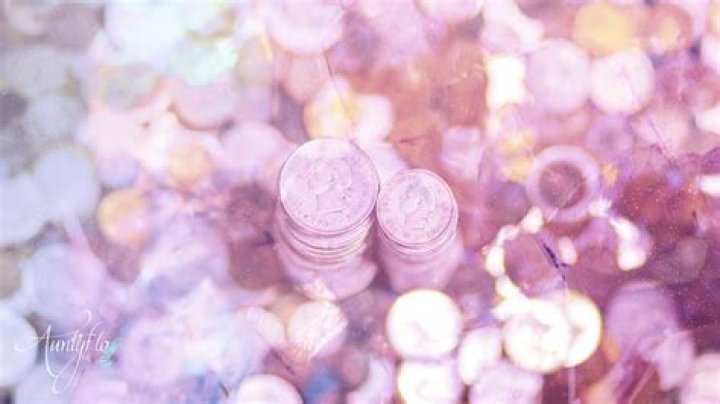Paper Money Dream Meaning | Auntyflo.com ·